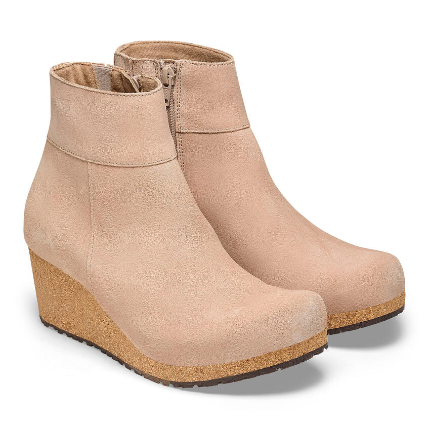 Ebba : Warm Sand Suede