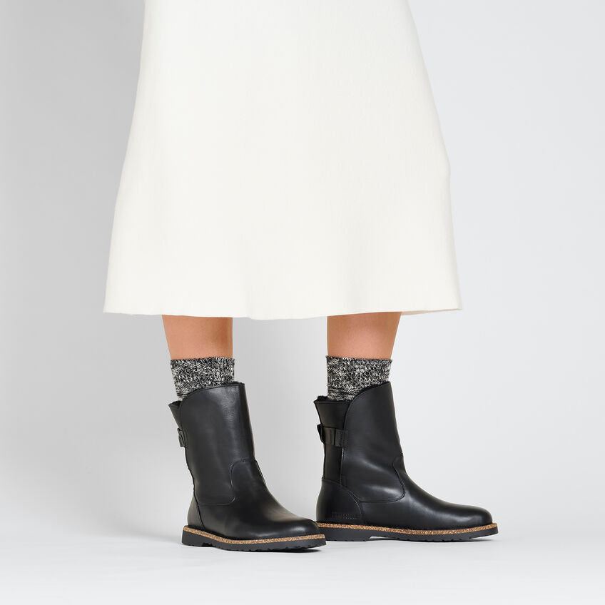 
                      
                        Uppsala Tall : Black Leather
                      
                    