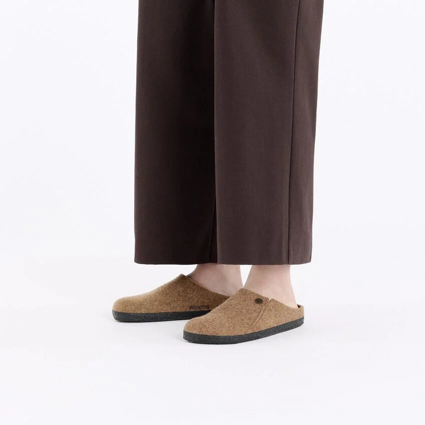 
                      
                        Zermatt Shearling : Toffee
                      
                    