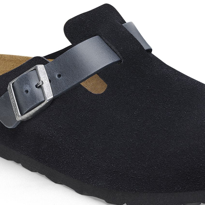 
                      
                        Boston Classic Footbed : Midnight Suede/Oiled
                      
                    