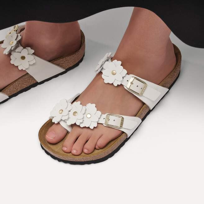 Mayari Flowers : White