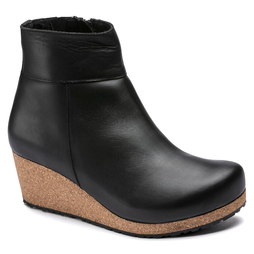 Ebba : Black