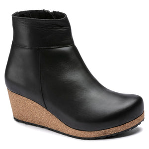 Ebba : Black