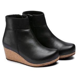 Ebba : Black